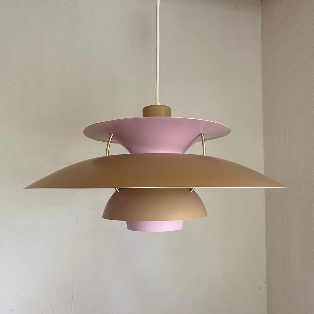 PH5 i beige og lyserød