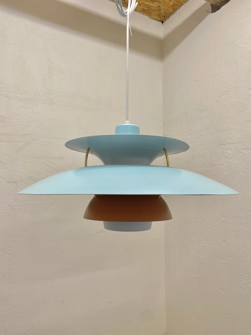 PH5 lampe i lyseblå og brun